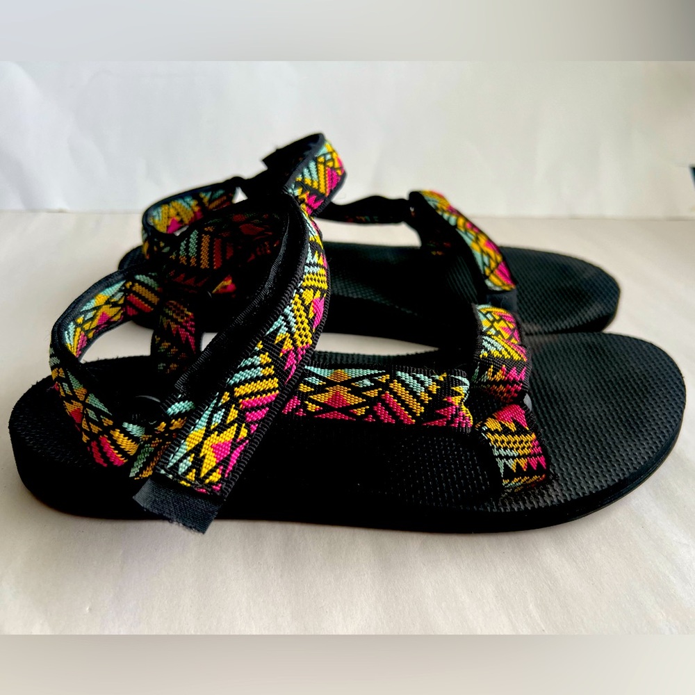 Teva Original Universal Sandal Colorful size 10 READ